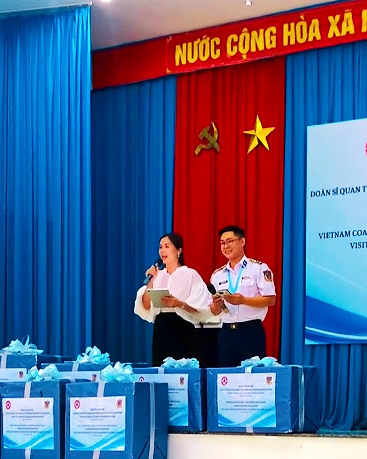 Rachel Thu dẫn giao lưu Cảnh sát biển Việt Nam và Philippines
